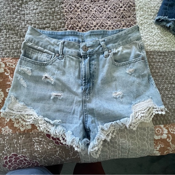 Re brand blue Jean shorts with lace. Size 7 girls. - Picture 1 of 5